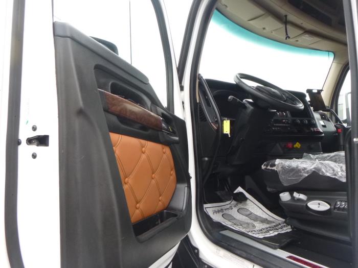 2023 Kenworth T680-10