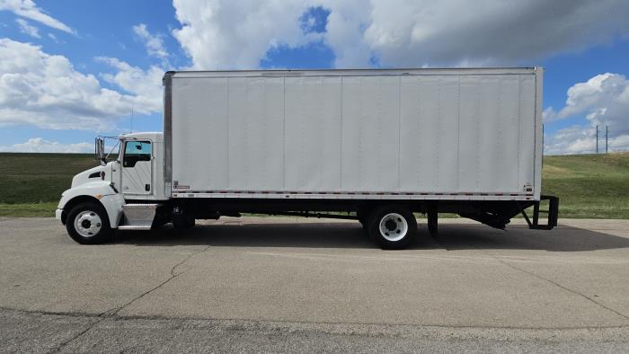 2022 Kenworth T270-2