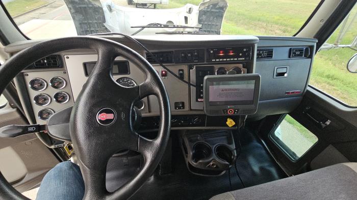 2022 Kenworth T270-28