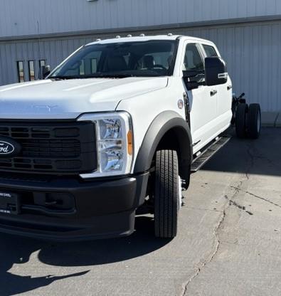 2027 Ford F-450-3