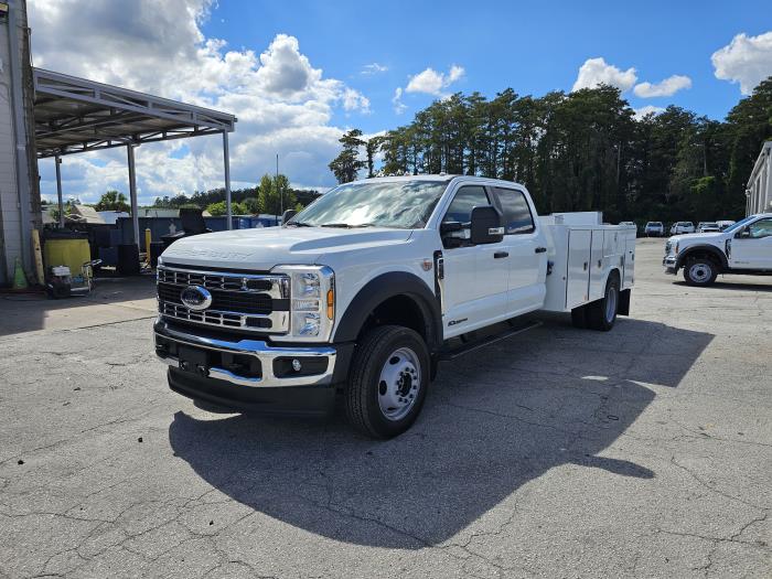 2026 Ford F-550-1