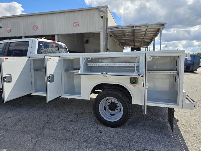 2026 Ford F-550-9