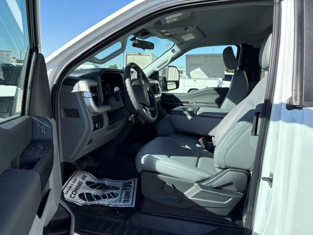2027 Ford F-550-9