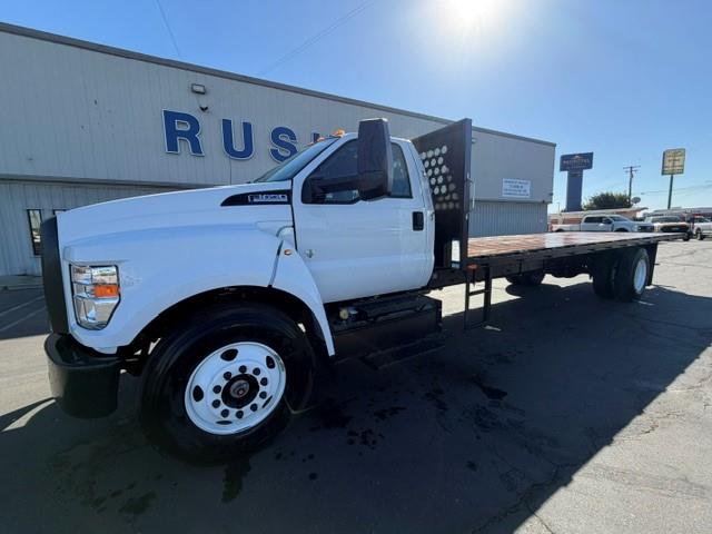2027 Ford F-650 — photo 2