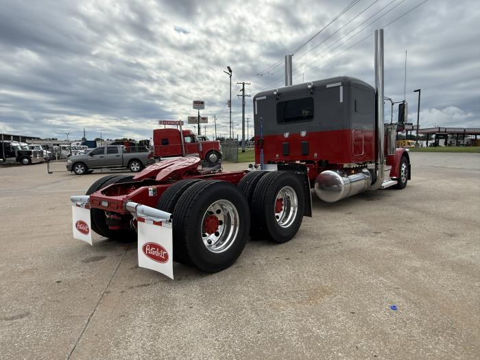 2027 Peterbilt 589-19