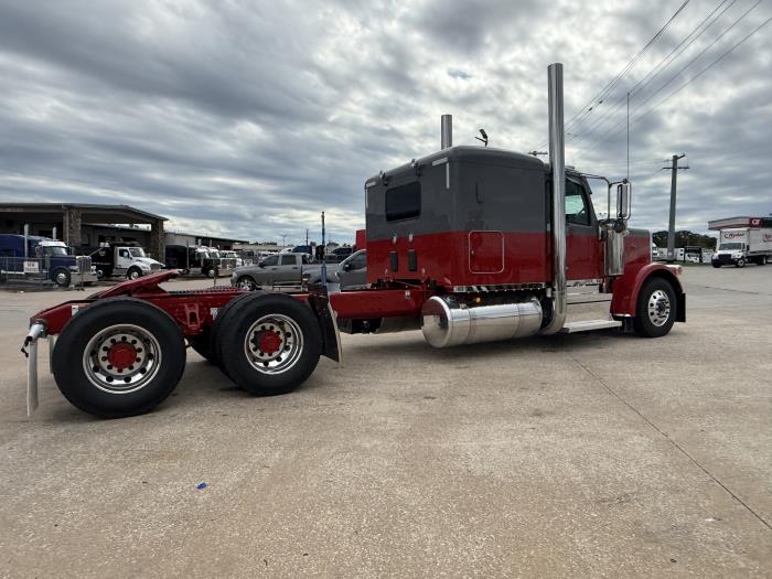2027 Peterbilt 589-22