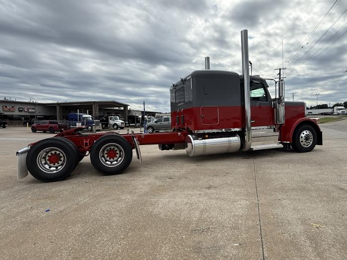 2027 Peterbilt 589-23