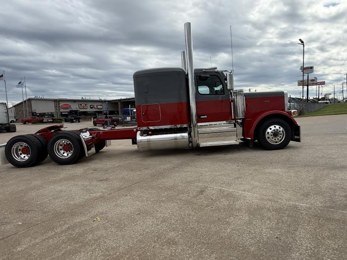 2027 Peterbilt 589-25