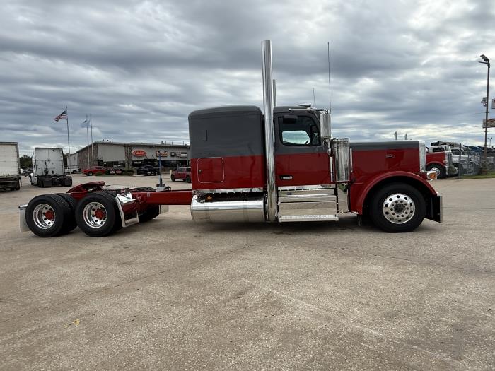 2027 Peterbilt 589-26