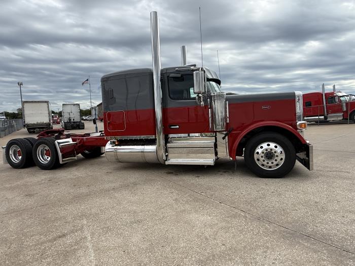 2027 Peterbilt 589-27