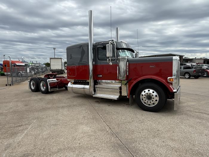 2027 Peterbilt 589-28