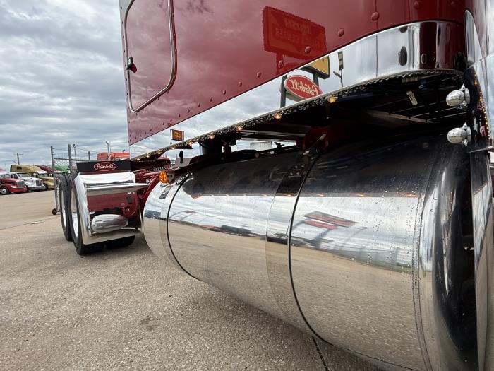 2027 Peterbilt 589-34
