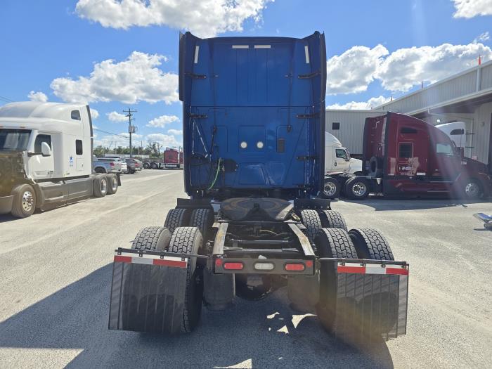 2022 International LT625-4