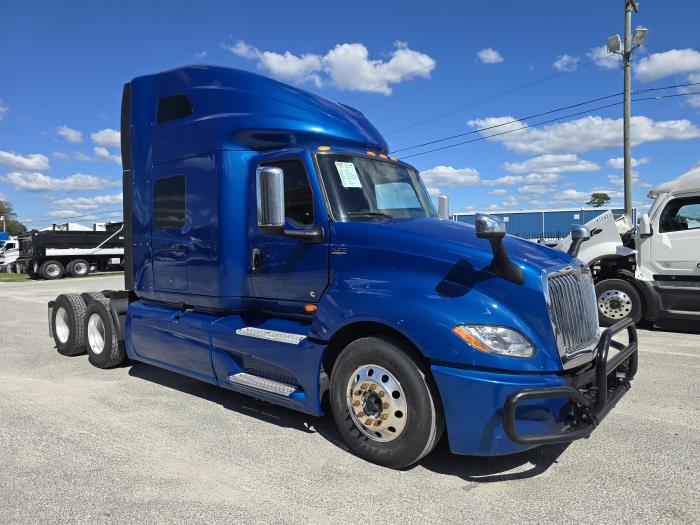 2022 International LT625-7