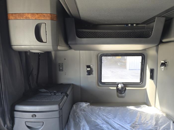 2022 International LT625-10