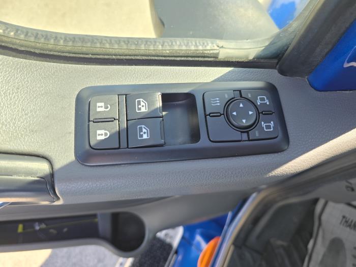 2022 International LT625-20