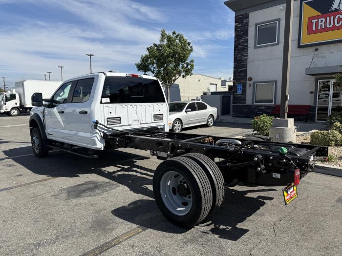 2027 Ford F-550-2