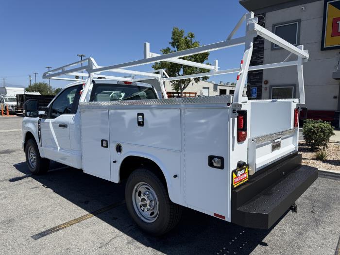 2027 Ford F-250-2