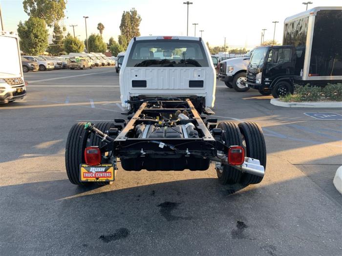 2027 Ford F-550-4