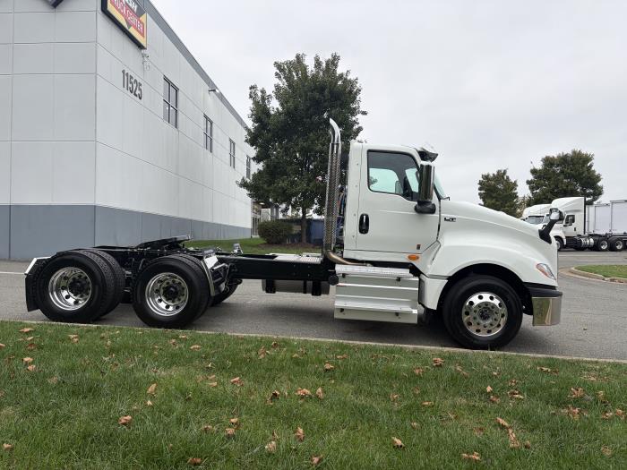 2027 International LT625-3