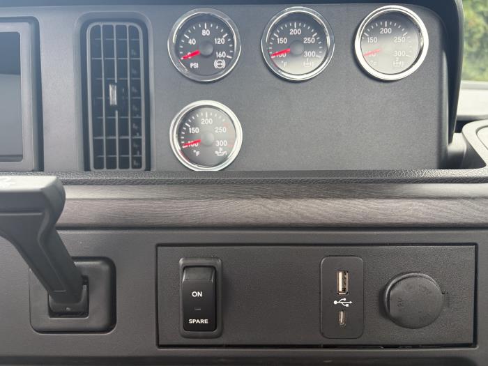 2027 International LT625-15