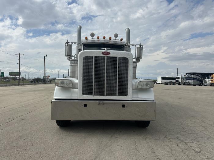 2015 Peterbilt 389-0