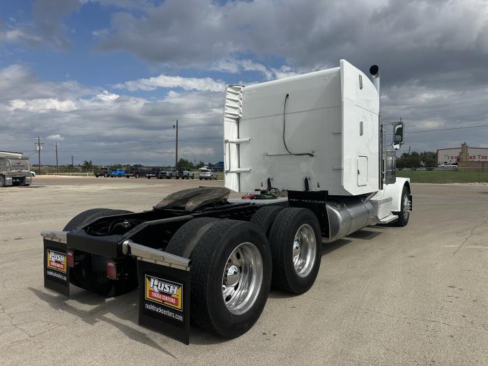 2015 Peterbilt 389-4