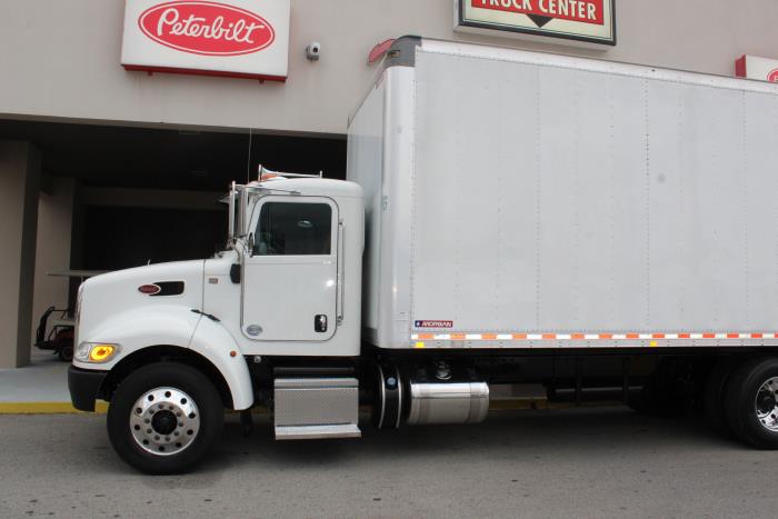 2020 Peterbilt 348-2