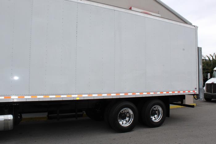 2020 Peterbilt 348-3
