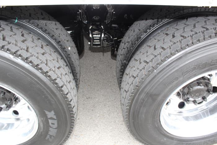 2020 Peterbilt 348-4