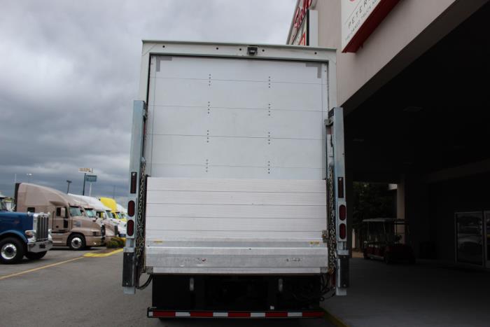 2020 Peterbilt 348-6