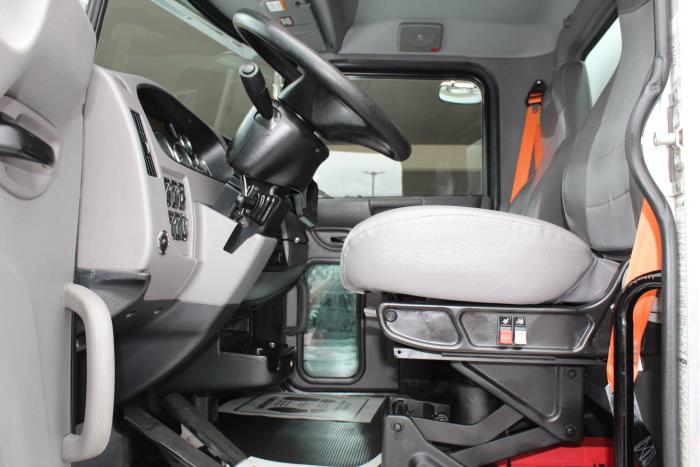 2020 Peterbilt 348-13
