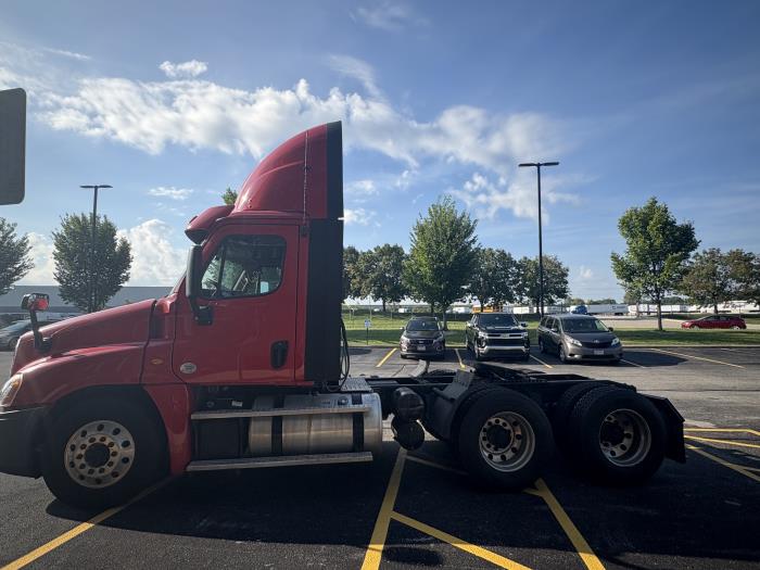 2019 Freightliner Cascadia-0