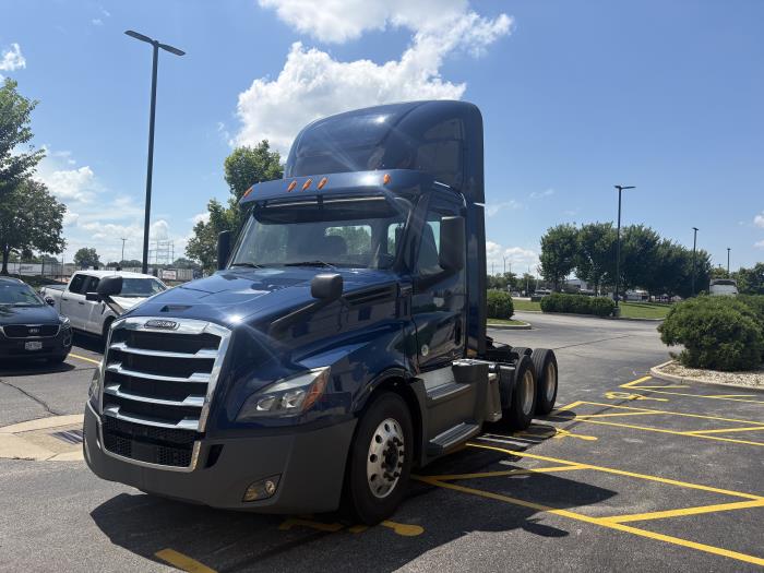 2022 Freightliner Cascadia-0