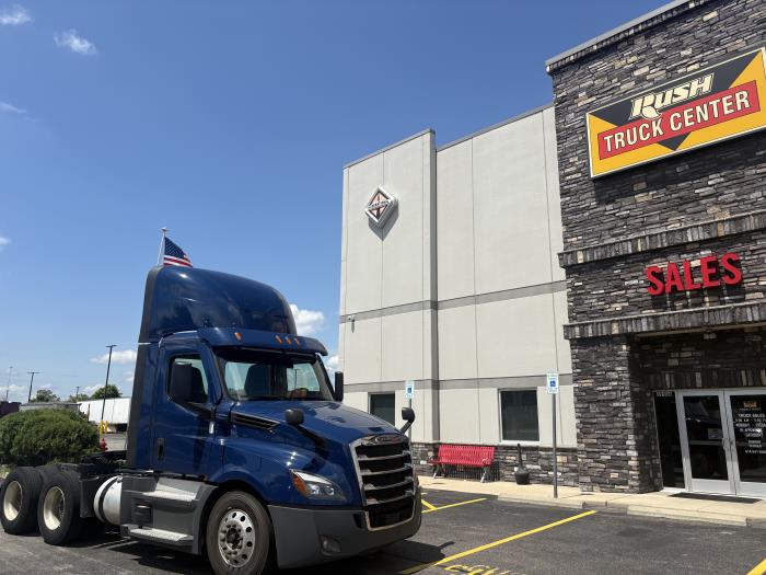 2022 Freightliner Cascadia-3
