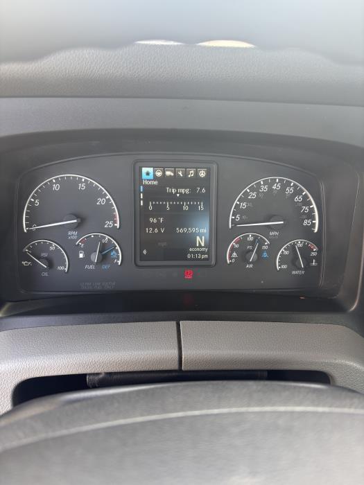 2022 Freightliner Cascadia-8