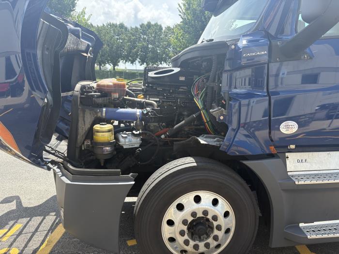2022 Freightliner Cascadia-11