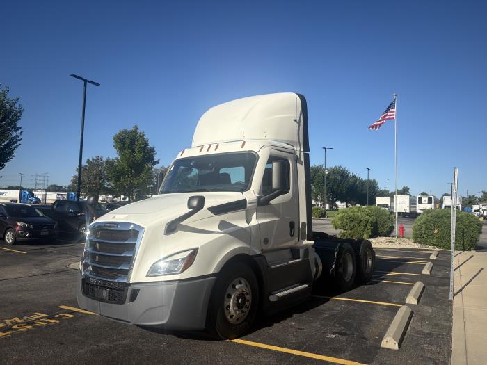 2022 Freightliner Cascadia-0