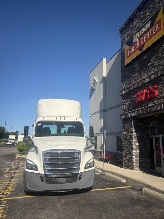 2022 Freightliner Cascadia-2