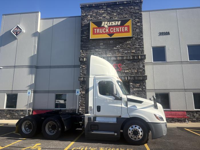 2022 Freightliner Cascadia-4