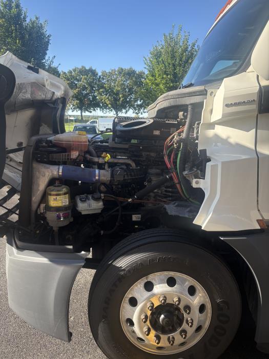 2022 Freightliner Cascadia-8