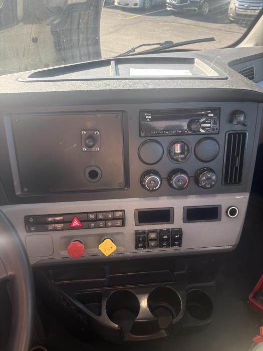 2022 Freightliner Cascadia-10