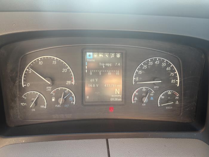 2022 Freightliner Cascadia-11