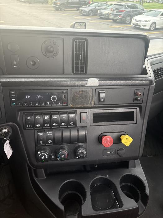 2022 International LT625-2