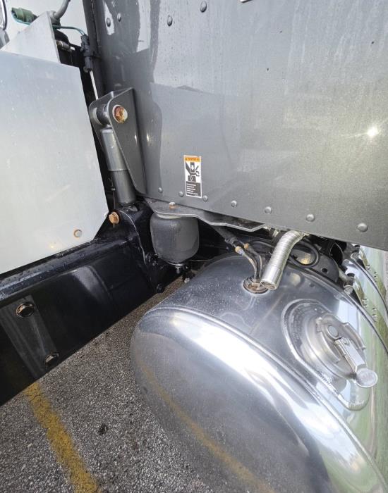 2023 Peterbilt 389-14