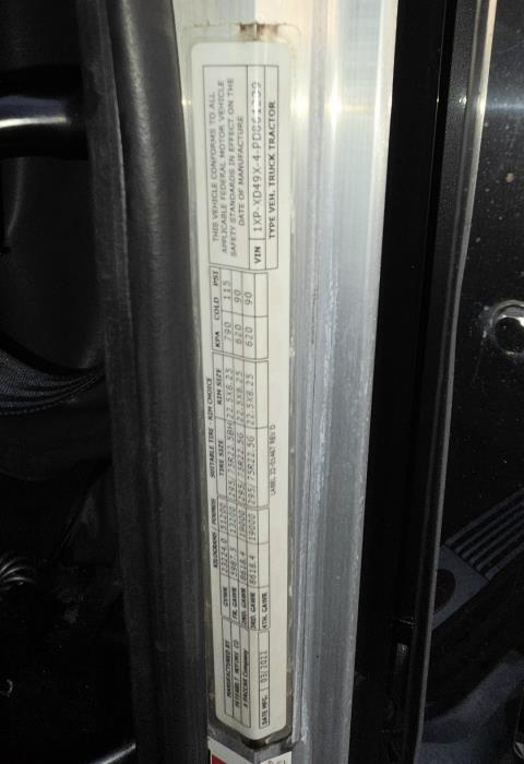 2023 Peterbilt 389-15