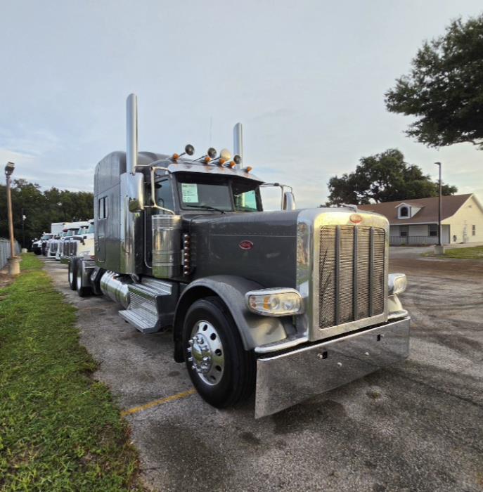 2023 Peterbilt 389