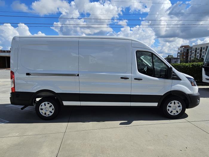 2026 Ford Transit-250-4