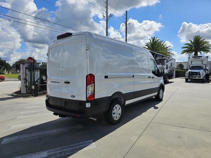 2026 Ford Transit-250-5