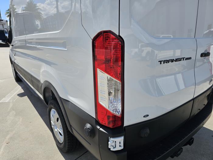 2026 Ford Transit-250-9